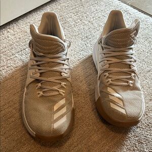 High-Top Adidas Damian Lillard basketball Sneakers